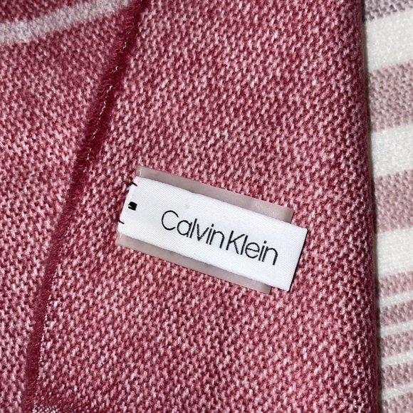 Calvin Klein Accessories - NWOT Calvin Klein Burgundy & White Striped Scarf.